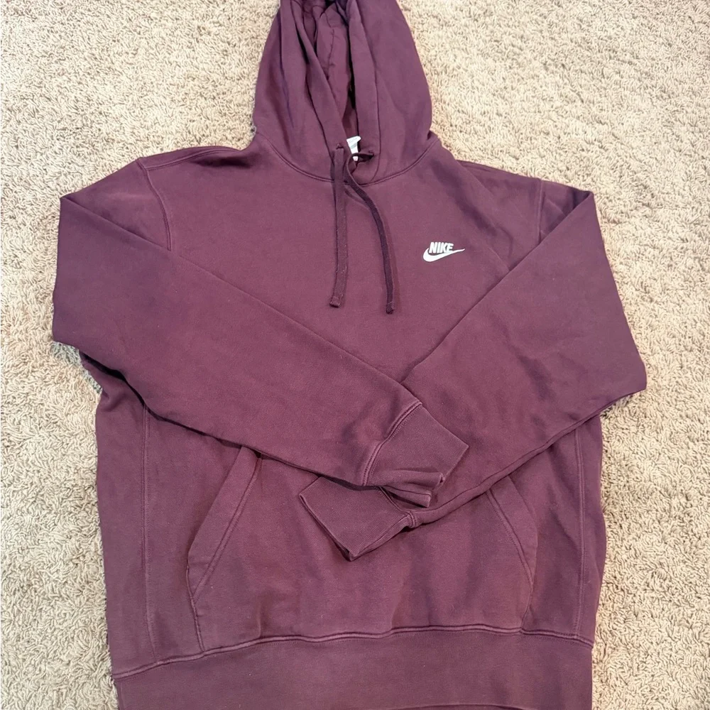 Nike Club Fleece Pullover Hoodie Mens Size Small.  NWOT - Picture 2 of 3